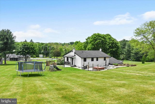 647 N MAIN ST, Bernville, PA 19506