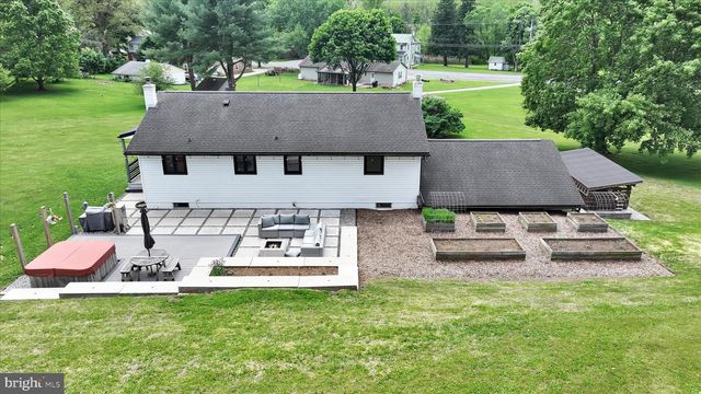 647 N MAIN ST, Bernville, PA 19506