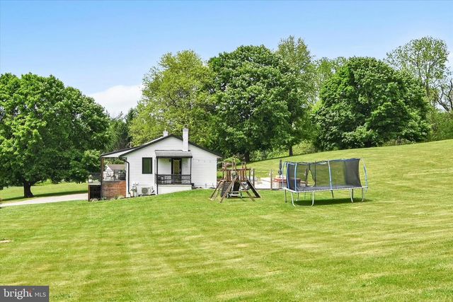 647 N MAIN ST, Bernville, PA 19506