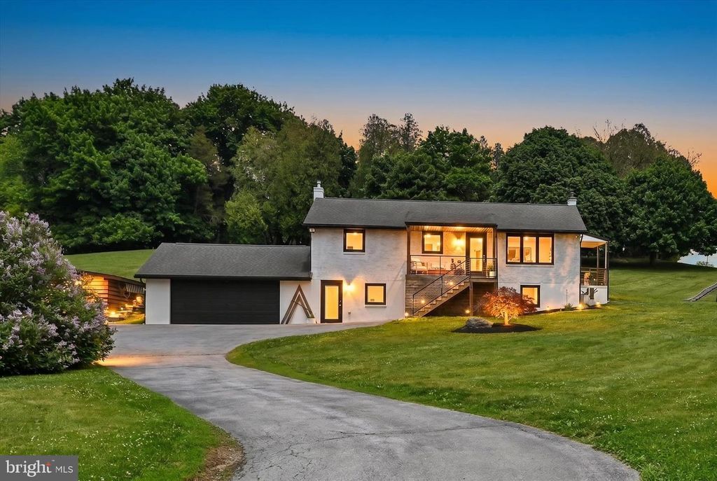 647 N MAIN ST, Bernville, PA 19506