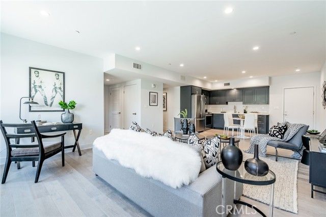 137 S Wilson Avenue 107, Pasadena, CA 91106