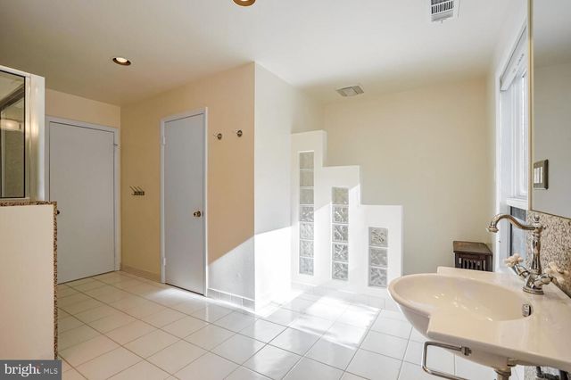 11290 SPYGLASS COVE LN, Reston, VA 20191
