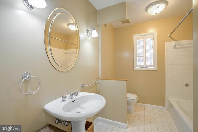 11290 SPYGLASS COVE LN, Reston, VA 20191