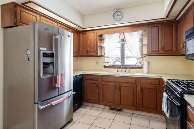 1126 Main Street, Pecatonica, IL 61063