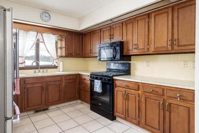 1126 Main Street, Pecatonica, IL 61063