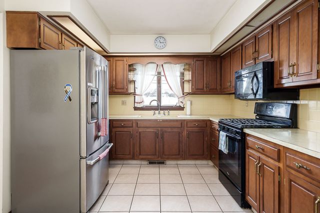 1126 Main Street, Pecatonica, IL 61063