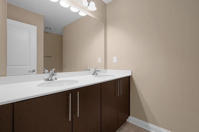 5527 Albany Terrace Way, Westerville, OH 43081