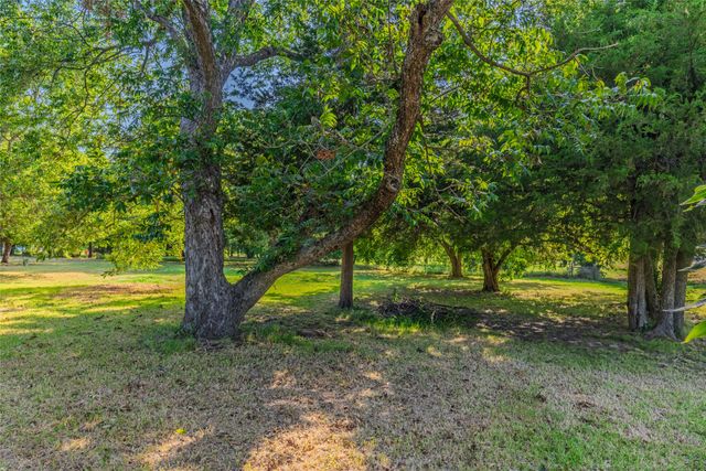 4666 Fm 1569, Farmersville, TX 75442