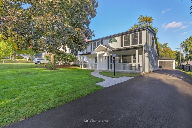 755 Division Street, Barrington, IL 60010