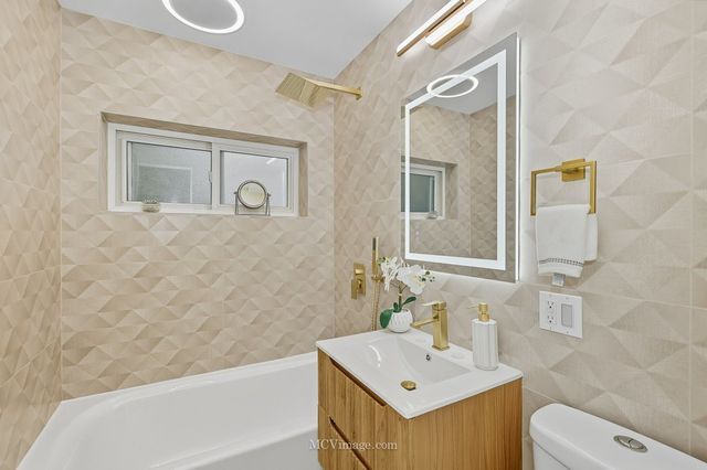 755 Division Street, Barrington, IL 60010