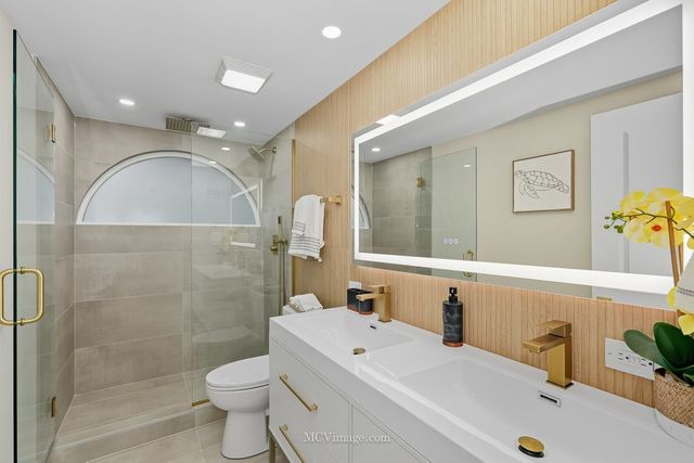 755 Division Street, Barrington, IL 60010