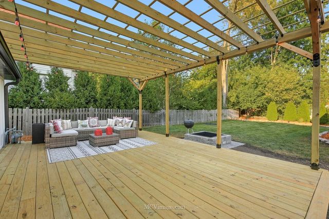 755 Division Street, Barrington, IL 60010