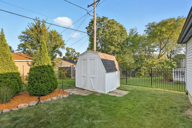 755 Division Street, Barrington, IL 60010