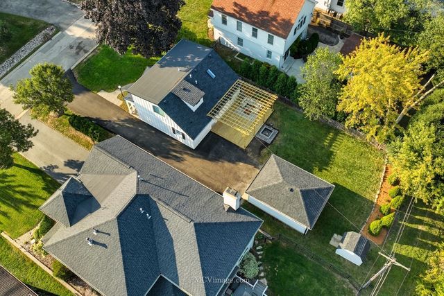 755 Division Street, Barrington, IL 60010