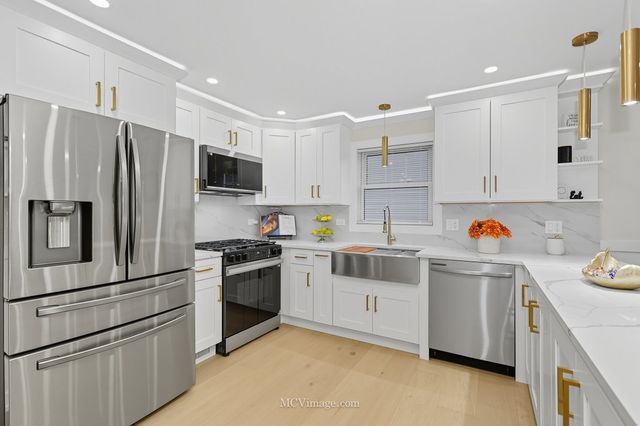 755 Division Street, Barrington, IL 60010