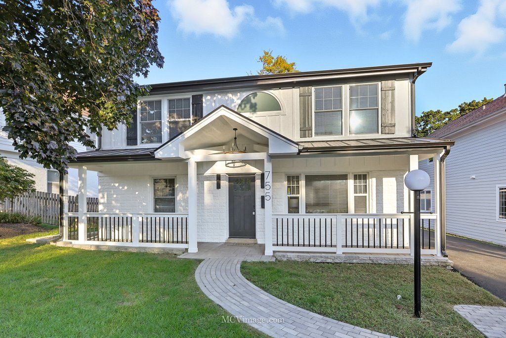 755 Division Street, Barrington, IL 60010