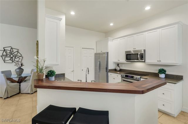 2328 Island Cove CIR, Naples, FL 34109