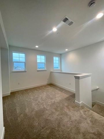 5080 Lone Star Way, Roseville, CA 95747