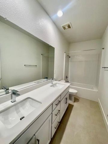 5080 Lone Star Way, Roseville, CA 95747