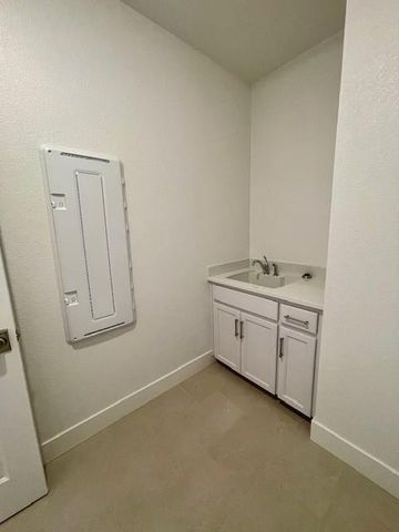 5080 Lone Star Way, Roseville, CA 95747