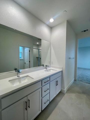 5080 Lone Star Way, Roseville, CA 95747