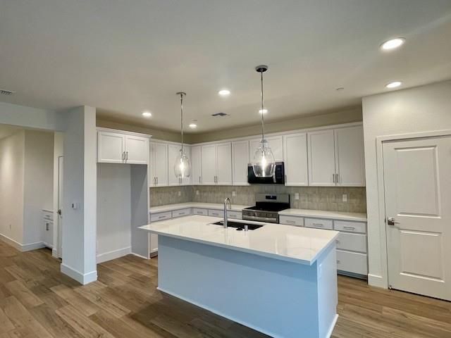 5080 Lone Star Way, Roseville, CA 95747