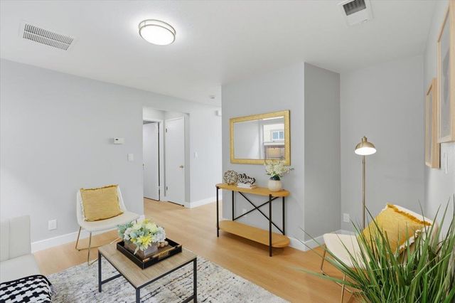 1274 Elkwood Dr, Milpitas, CA 95035