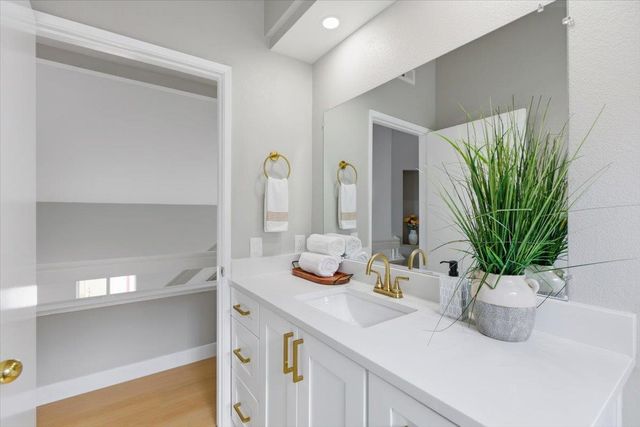 1274 Elkwood Dr, Milpitas, CA 95035