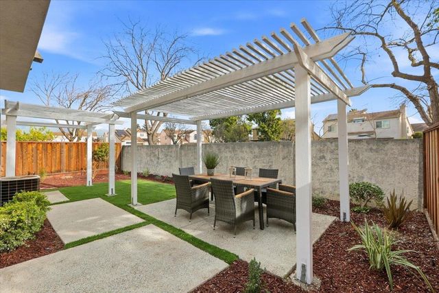 1274 Elkwood Dr, Milpitas, CA 95035