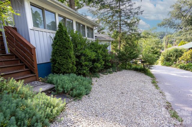 24 Rhododendron Drive, Asheville, NC 28805