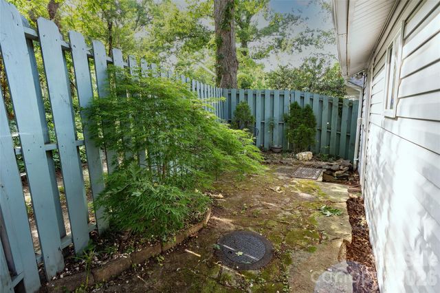 24 Rhododendron Drive, Asheville, NC 28805