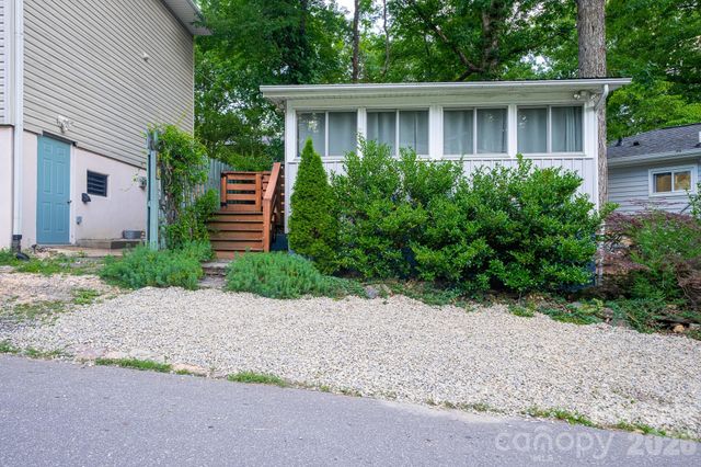 24 Rhododendron Drive, Asheville, NC 28805