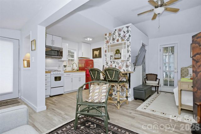 24 Rhododendron Drive, Asheville, NC 28805