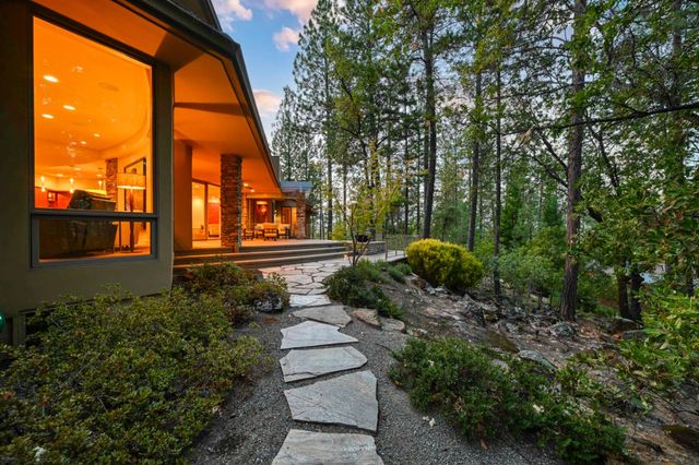 15090 Grand Knoll Dr, Meadow Vista, CA 95722