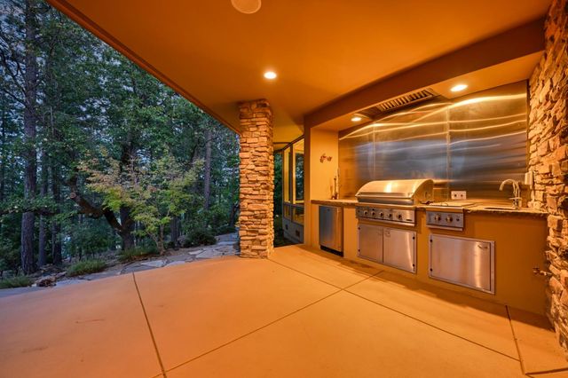 15090 Grand Knoll Dr, Meadow Vista, CA 95722