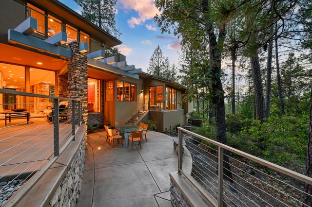 15090 Grand Knoll Dr, Meadow Vista, CA 95722