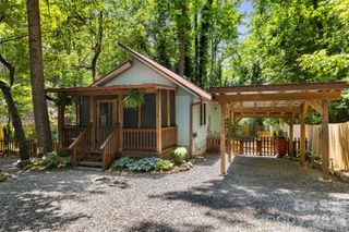 477 Governors View Road, Asheville, NC 28805