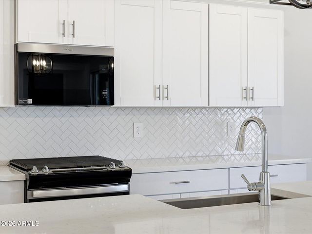 17728 W ILLINI Street, Goodyear, AZ 85338