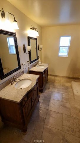 5883 Fremontia, Oak Hills, CA 92344