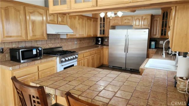 5883 Fremontia, Oak Hills, CA 92344