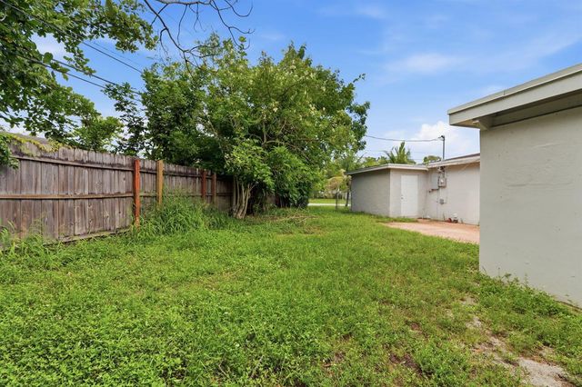 5131 SW 6th Street, Margate, FL 33068