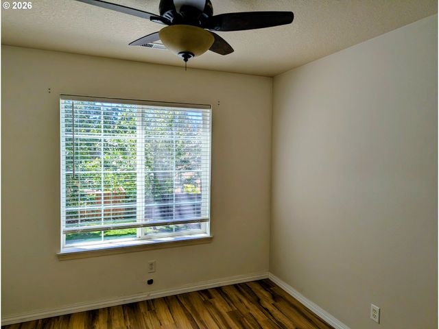 985 Se TAMANGO St, Hillsboro, OR 97123