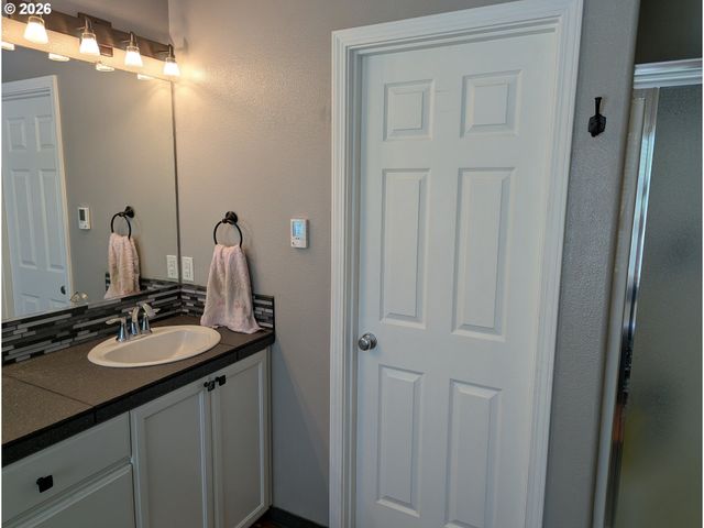 985 Se TAMANGO St, Hillsboro, OR 97123