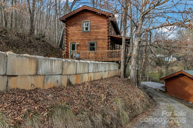 35 Creeds Cove Lane, Waynesville, NC 28785