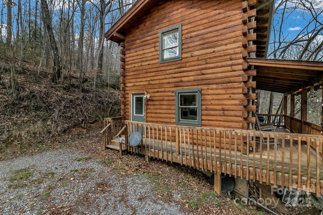 35 Creeds Cove Lane, Waynesville, NC 28785