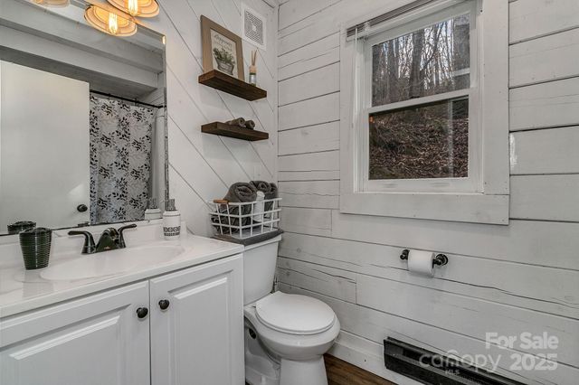 35 Creeds Cove Lane, Waynesville, NC 28785