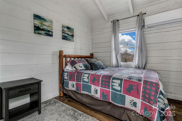 35 Creeds Cove Lane, Waynesville, NC 28785