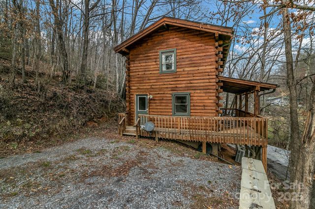 35 Creeds Cove Lane, Waynesville, NC 28785