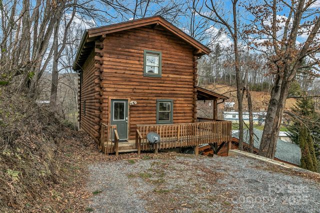 35 Creeds Cove Lane, Waynesville, NC 28785