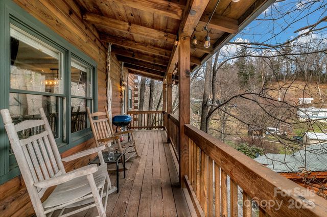 35 Creeds Cove Lane, Waynesville, NC 28785